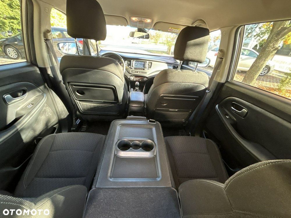 Kia Carens - 22