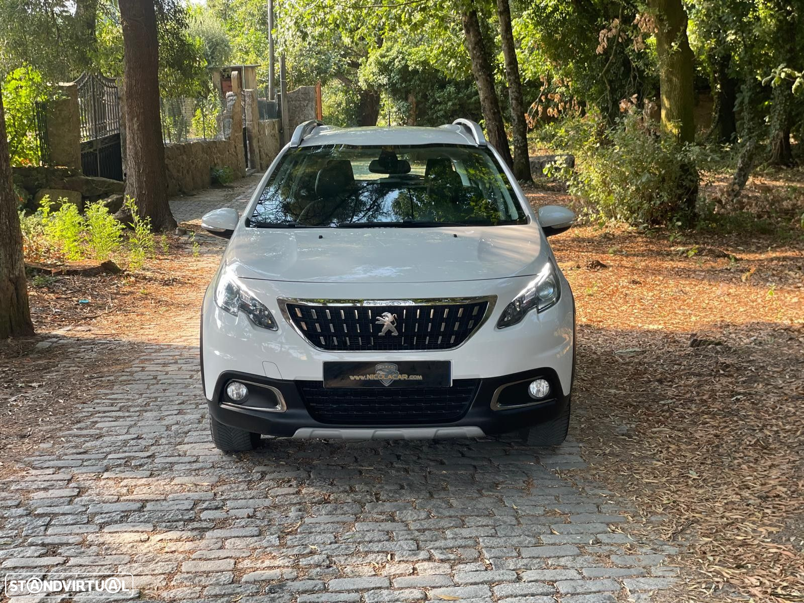 Peugeot 2008 1.2 PureTech Allure - 37