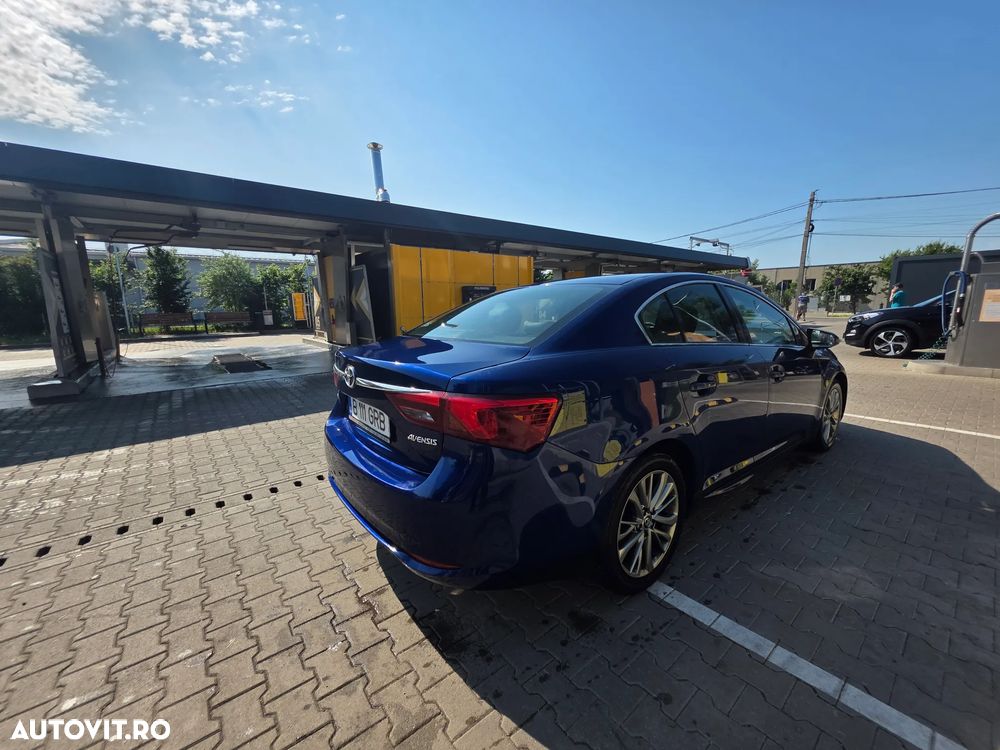 Toyota Avensis 2.0 D-4D Executive - 4