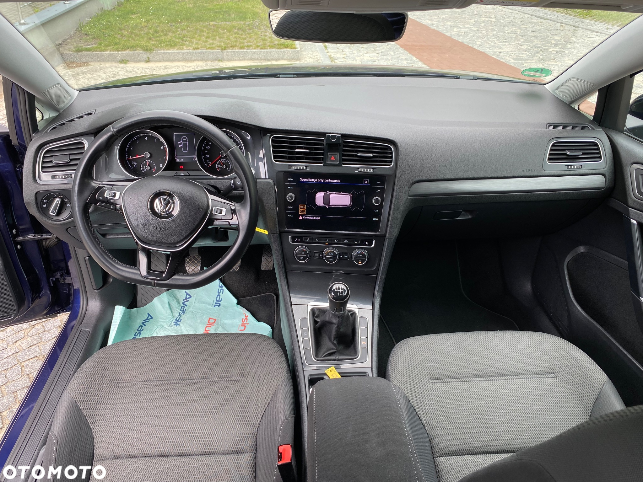 Volkswagen Golf - 25