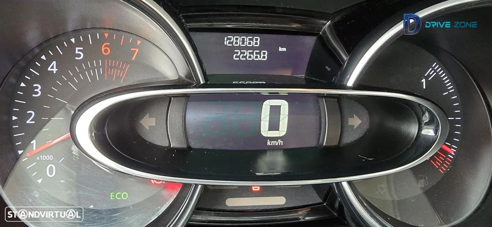 Renault Clio 0.9 TCe Limited Bi-Fuel - 11