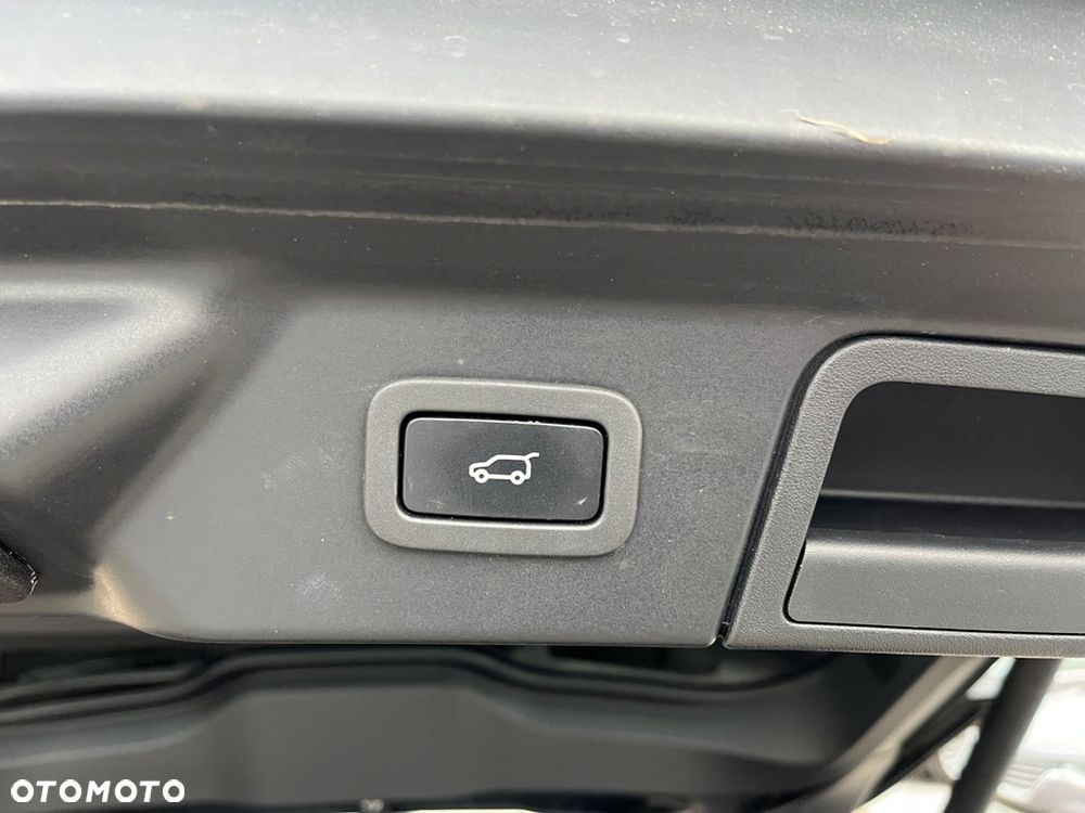 Land Rover Range Rover Velar 2.0 SD4 - 10