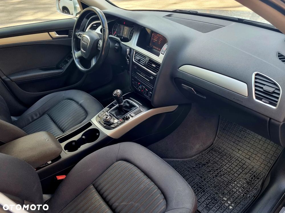 Audi A4 Avant 2.0 TDI DPF Ambiente - 14
