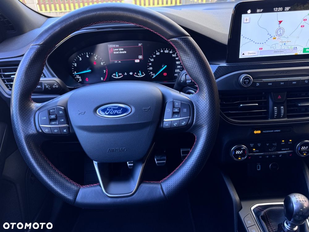 Ford Focus 1.0 EcoBoost Hybrid ST-LINE VIGNALE - 32