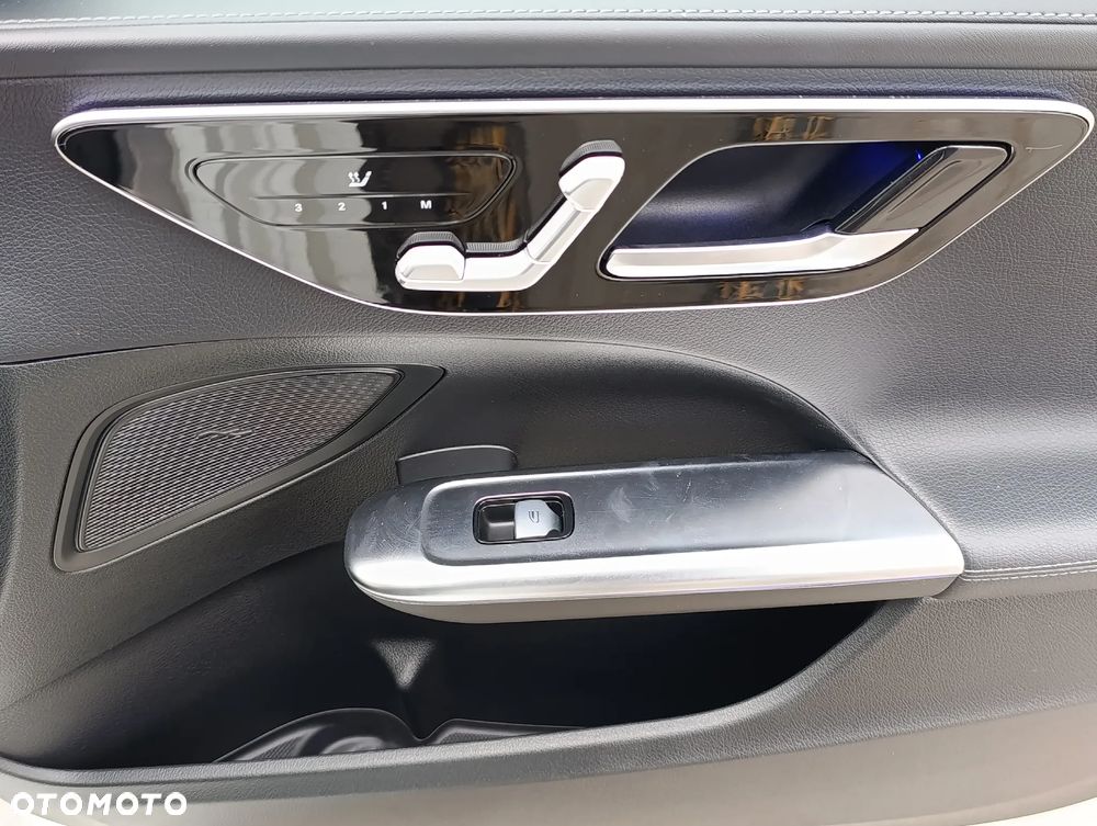 Mercedes-Benz Klasa C 300 d mHEV AMG - 24