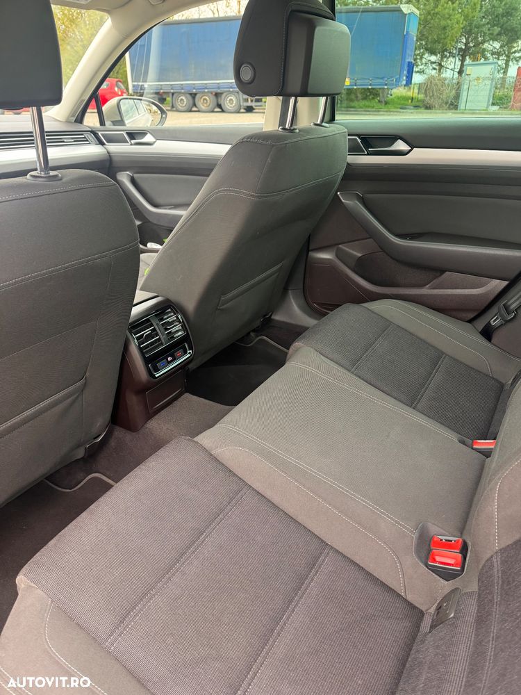 Volkswagen Passat 2.0 TDI DSG Comfortline - 9