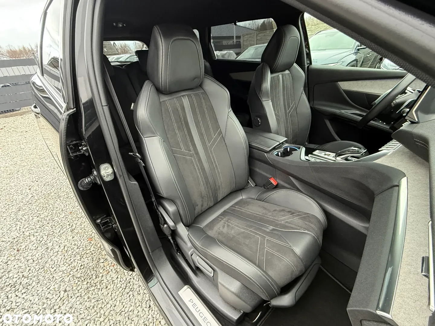 Peugeot 5008 BlueHDI 180 EAT8 GT Pack - 36