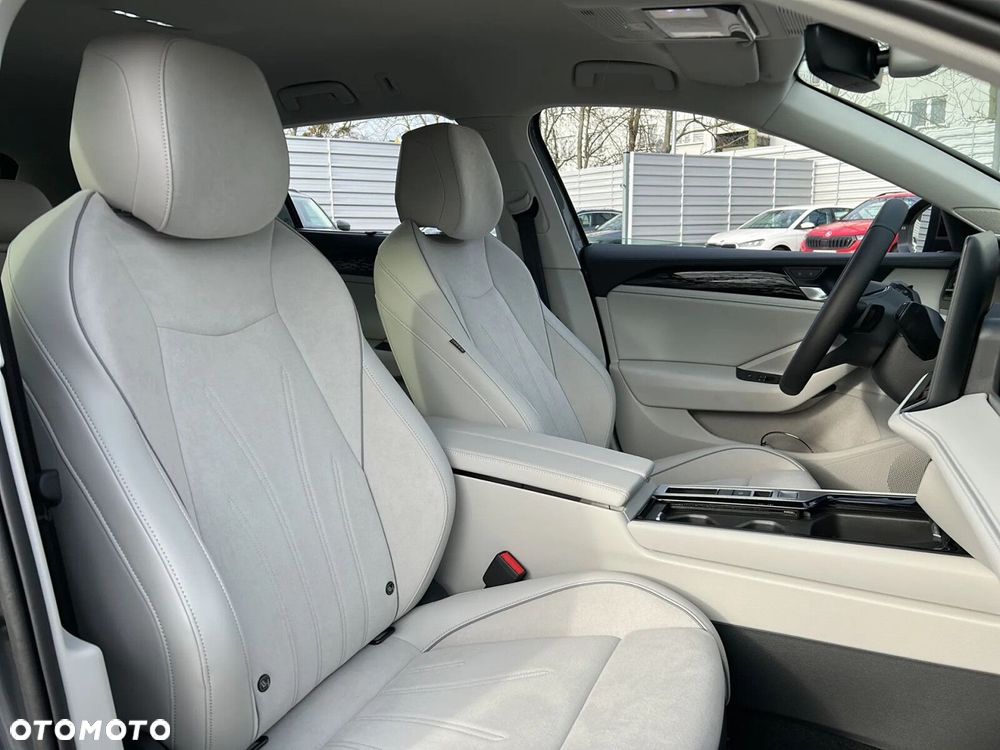 Volkswagen Passat Variant - 23