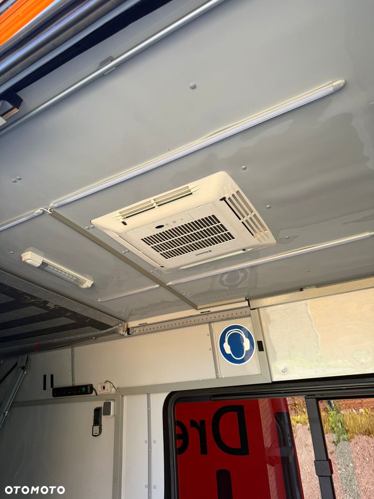 Volkswagen Crafter - 32