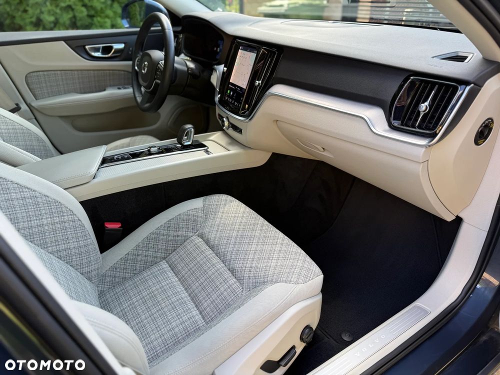 Volvo V60 B4 D Core - 11