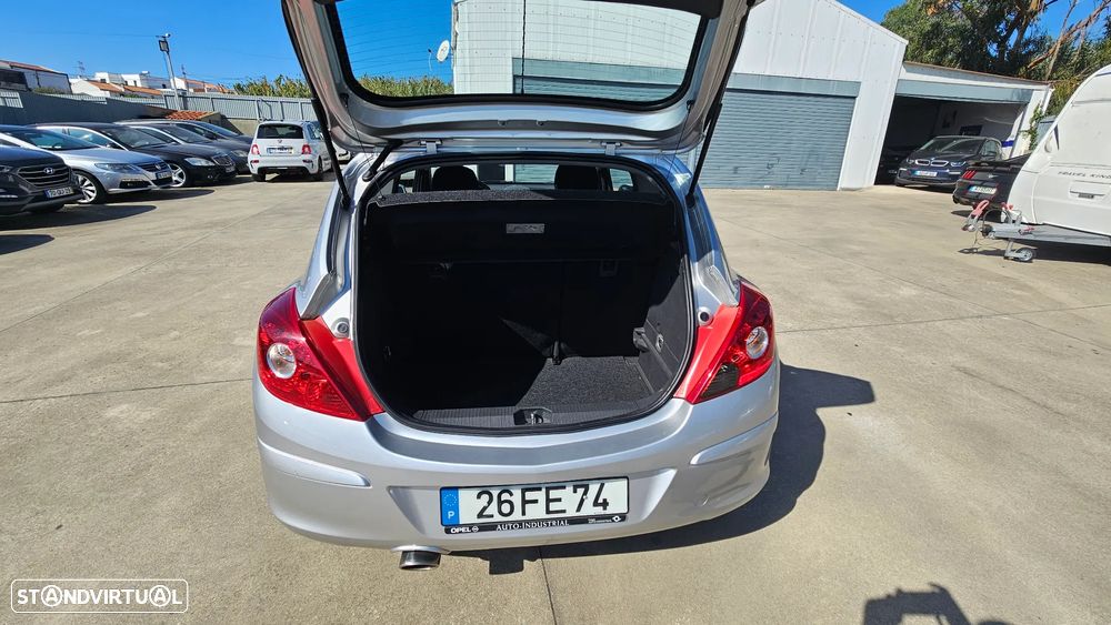 Opel Corsa 1.2 Black Edition - 20