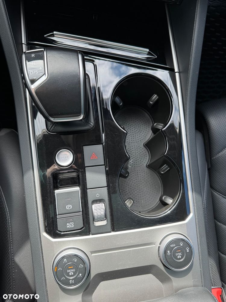 Volkswagen Touareg ver-3-0-v6-tdi-scr-4mot-r--line - 17