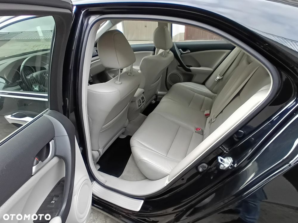 Honda Accord 2.4 Executive - 17