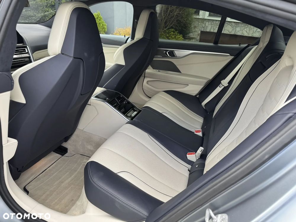 BMW Seria 8 - 7