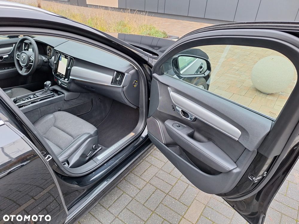 Volvo V90 D4 Momentum Pro - 25