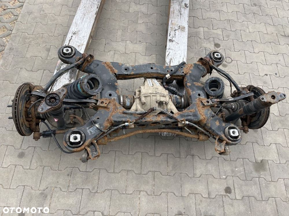 WÓZEK BELKA ZAWIESZENIA TYŁ SANKI PÓŁÓŚ DYFER JEEP GRAND CHEROKEE IV WK2 - 1