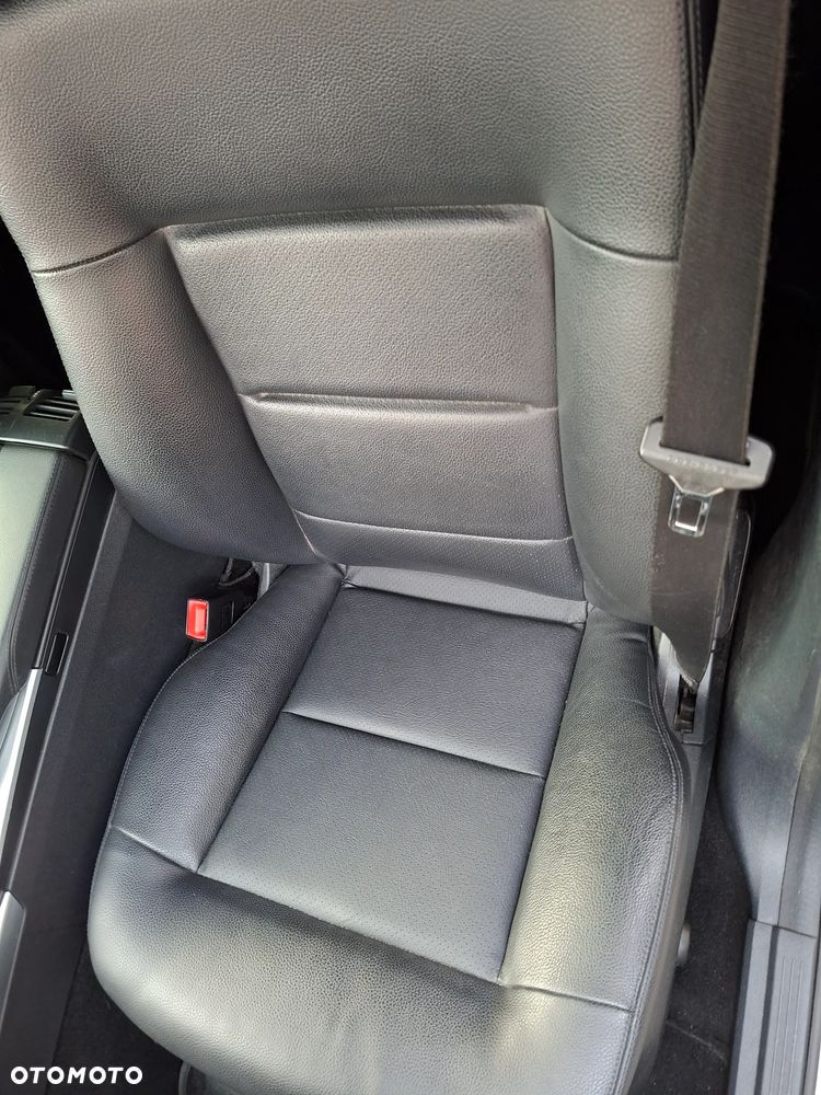 Mercedes-Benz Klasa E 200 CGI BlueEFFICIENCY Automatik - 2