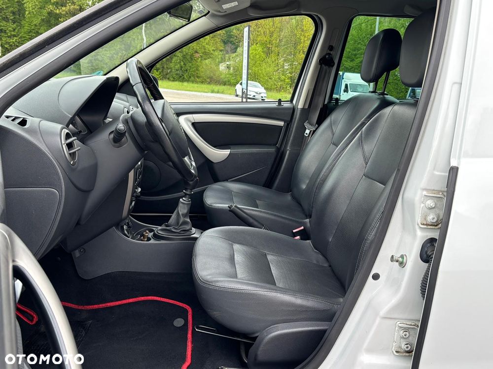 Dacia Duster 1.6 16V 4x4 Prestige - 9