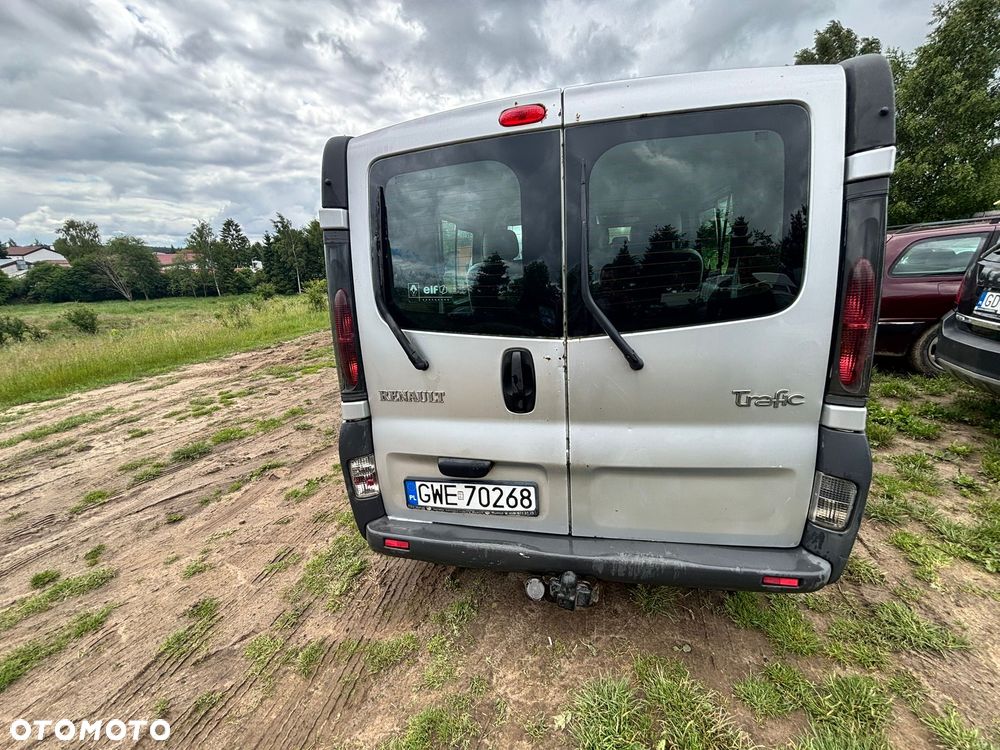 Renault Trafic Passenger - 8