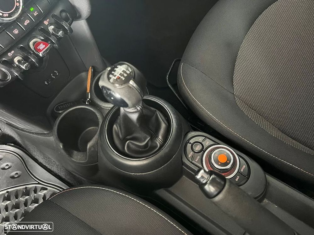 MINI 5 Portas One D - 15