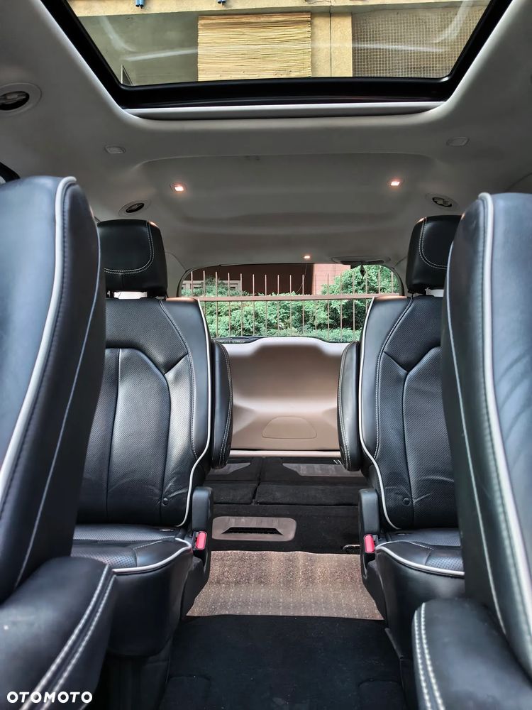 Chrysler Pacifica - 10