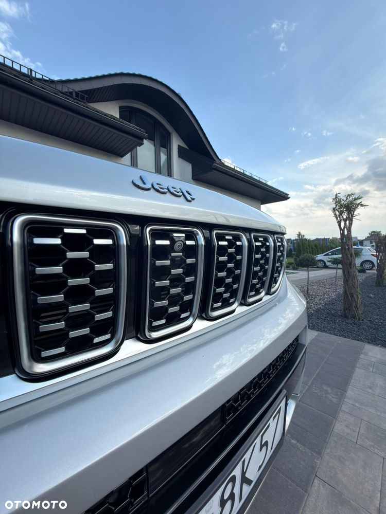 Jeep Grand Cherokee 5.7 V8 Summit - 4