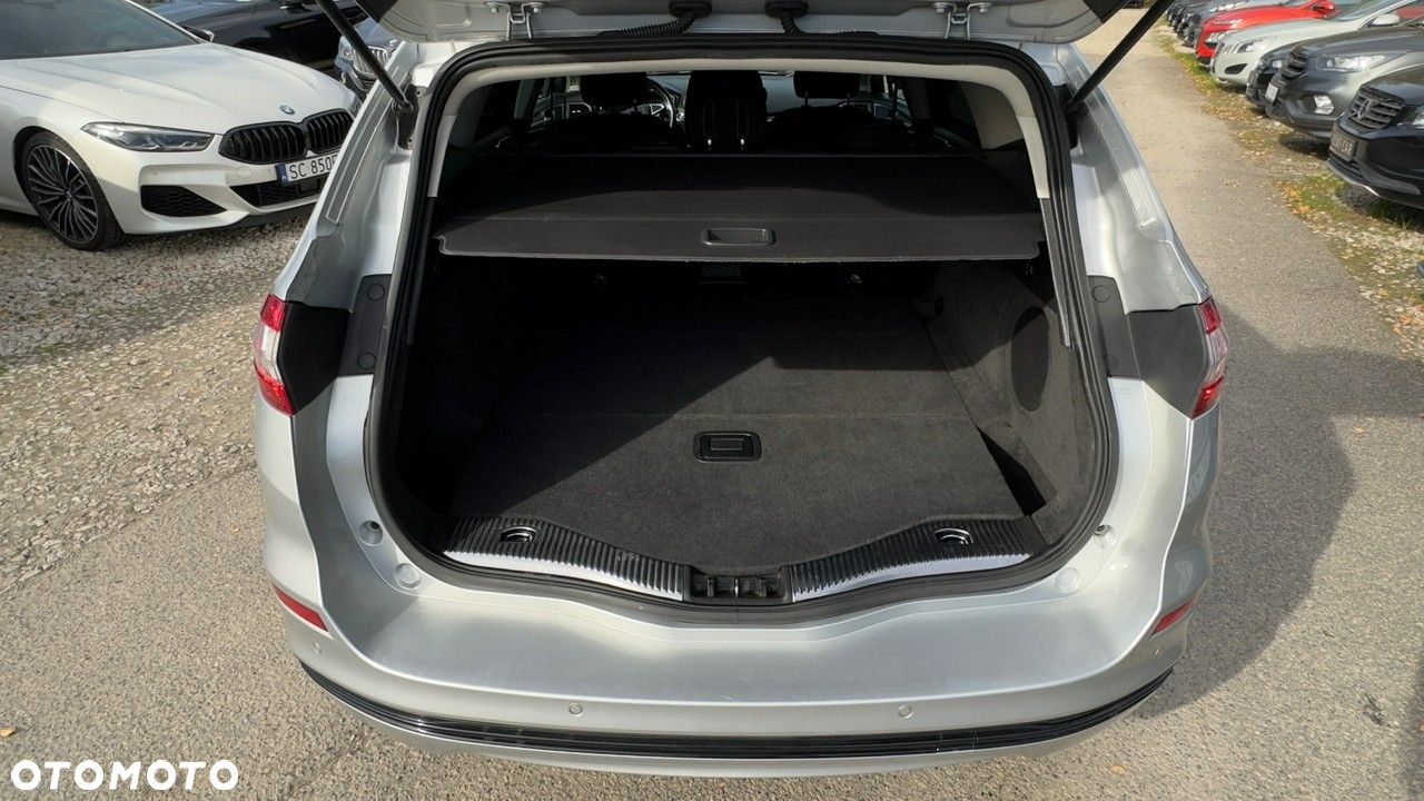 Ford Mondeo - 35