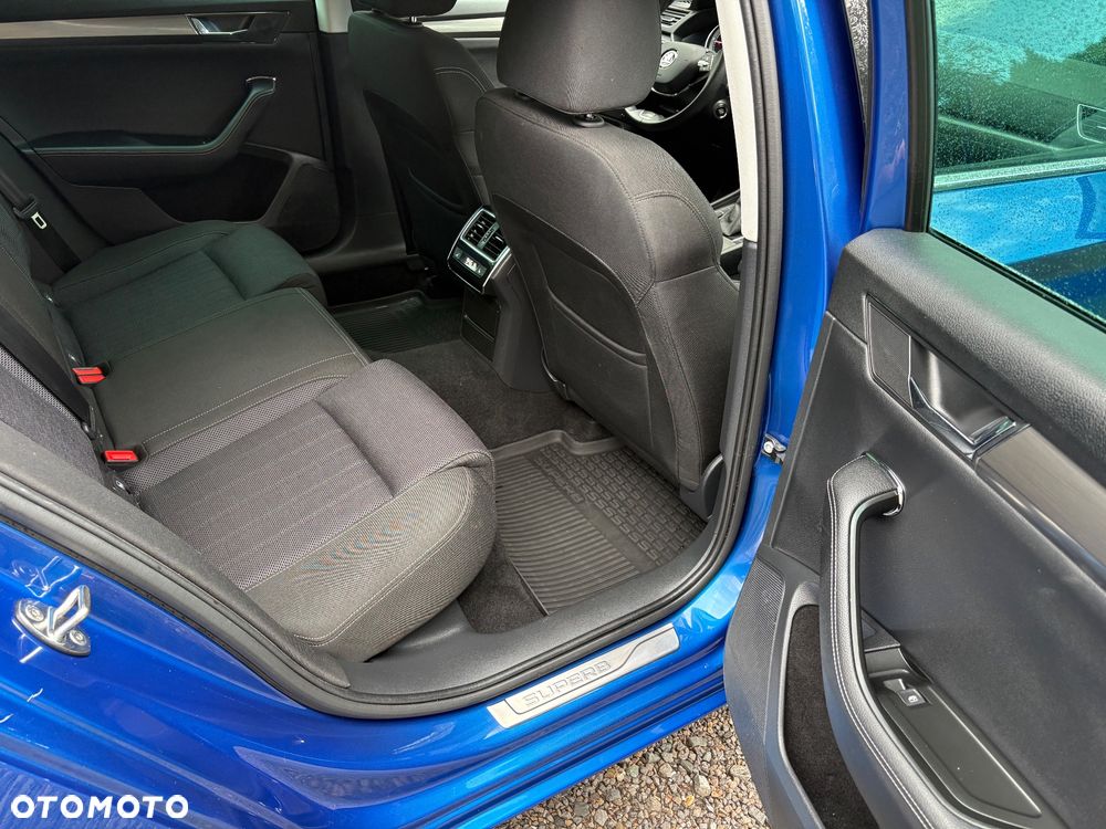 Skoda Superb 2.0 TDI SCR Style DSG - 10