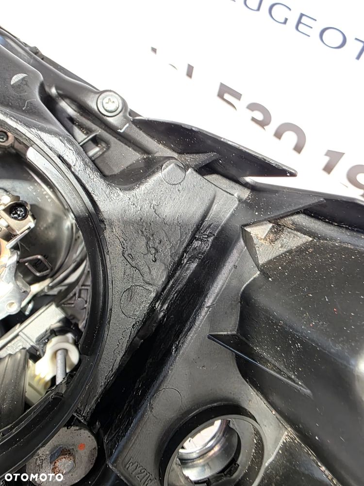 TOYOTA AVENSIS T27 LIFT 12-15 PRAWY XENON PRAWA LAMPA PRZEDNIA PRZÓD NR KOITO 05-28 NR AUKCJI LPP357 - 21