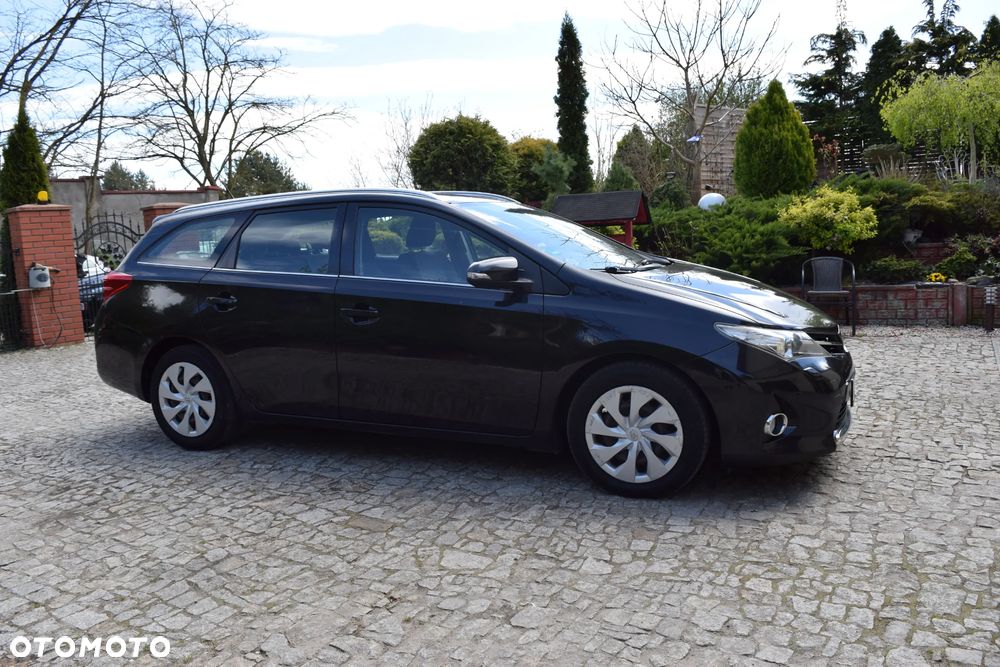 Toyota Auris 1.4 D-4D Design Edition - 8