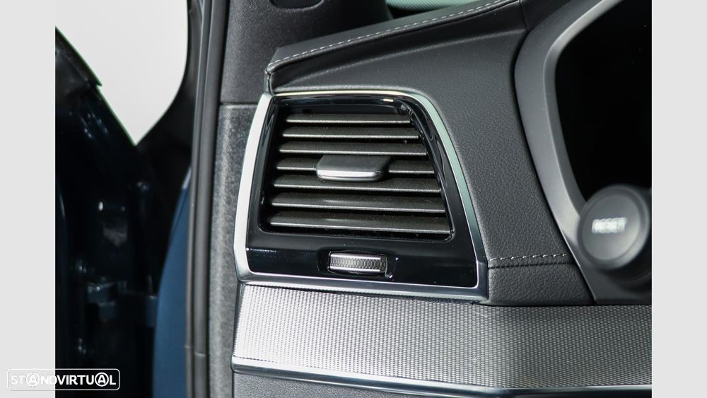 Volvo XC 90 2.0 T8 PHEV Plus Dark AWD - 11
