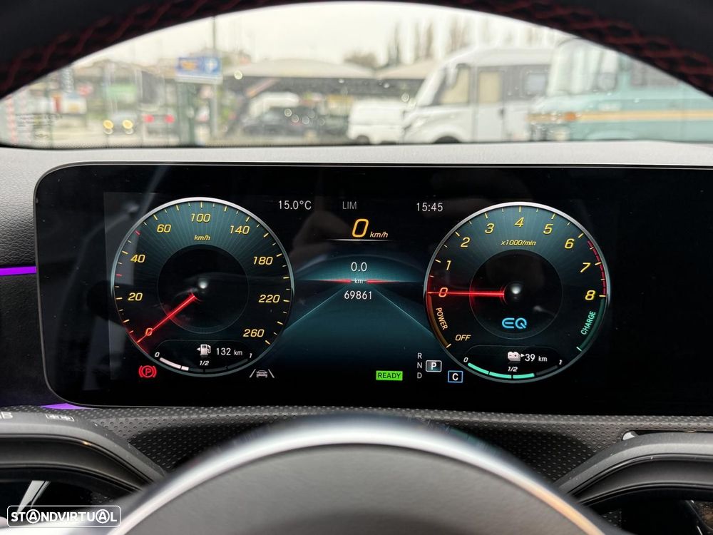 Mercedes-Benz A 250 Limousine e AMG Line - 26