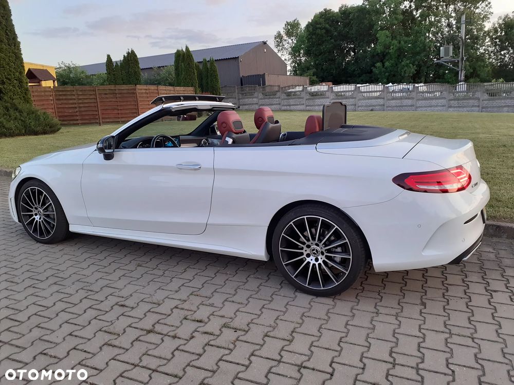 Mercedes-Benz Klasa C 300 9G-TRONIC - 2