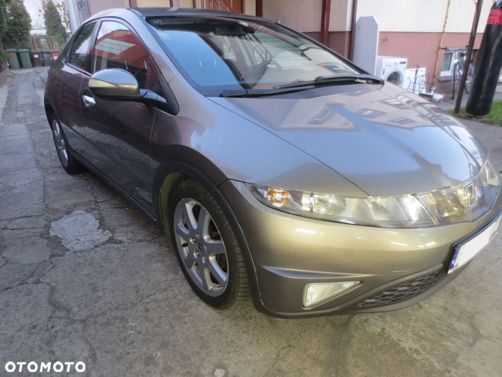 Honda Civic 1.8 Comfort - 27