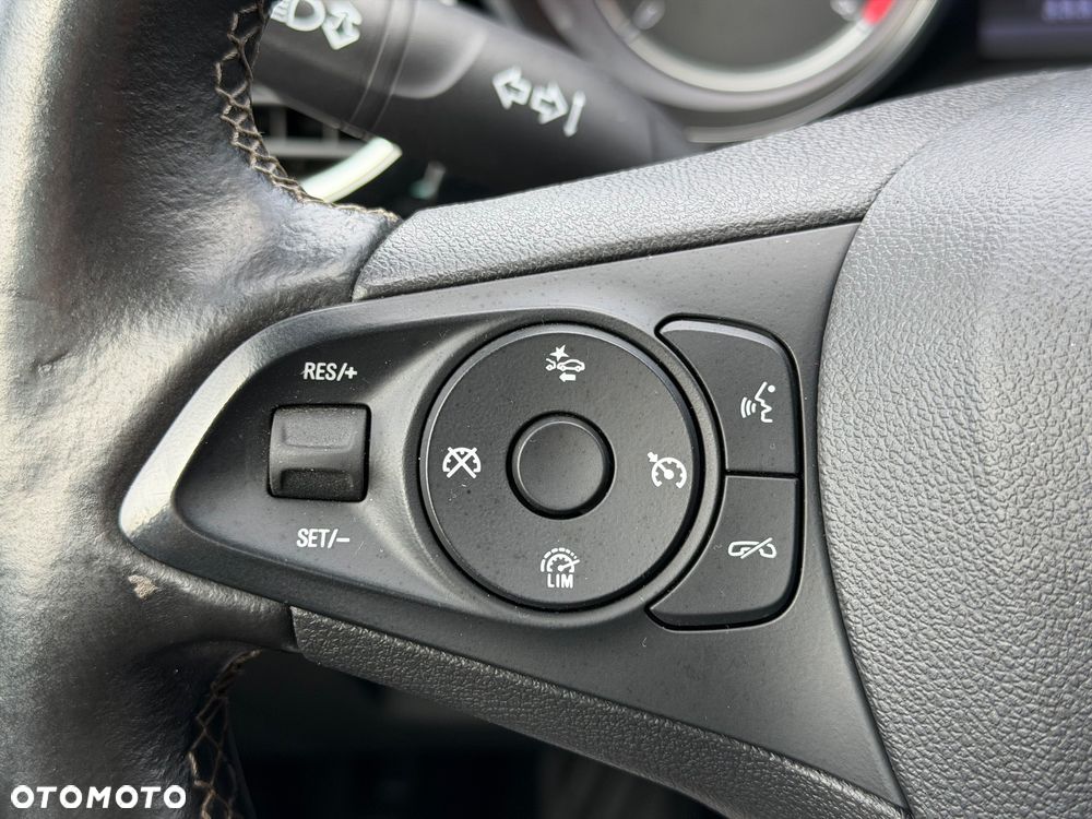 Opel Astra 1.4 Turbo Innovation - 17