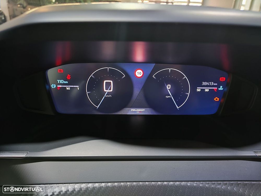 Peugeot 2008 1.2 PureTech Allure - 12