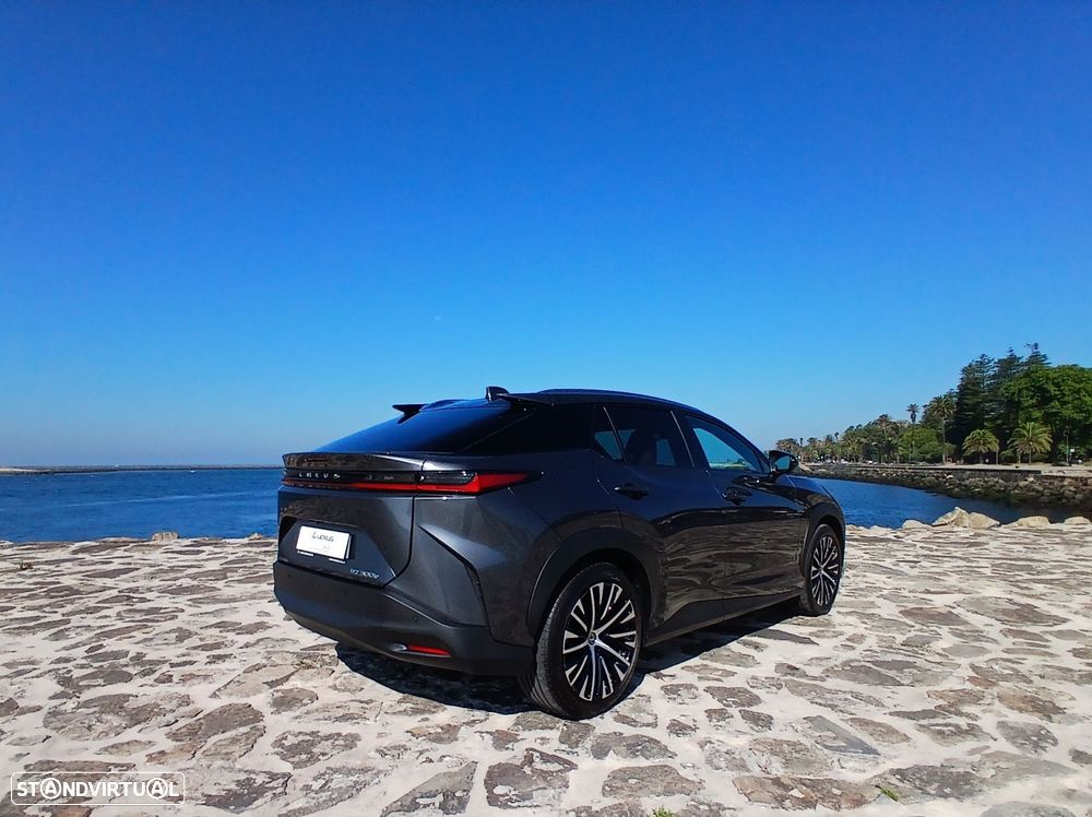 Lexus RZ 300e Premium - 7