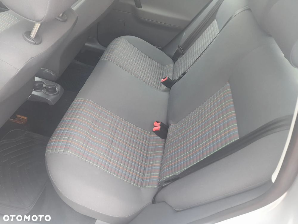 Volkswagen Polo 1.2 Entry - 17