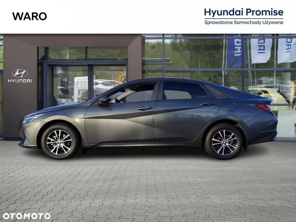 Hyundai Elantra - 3