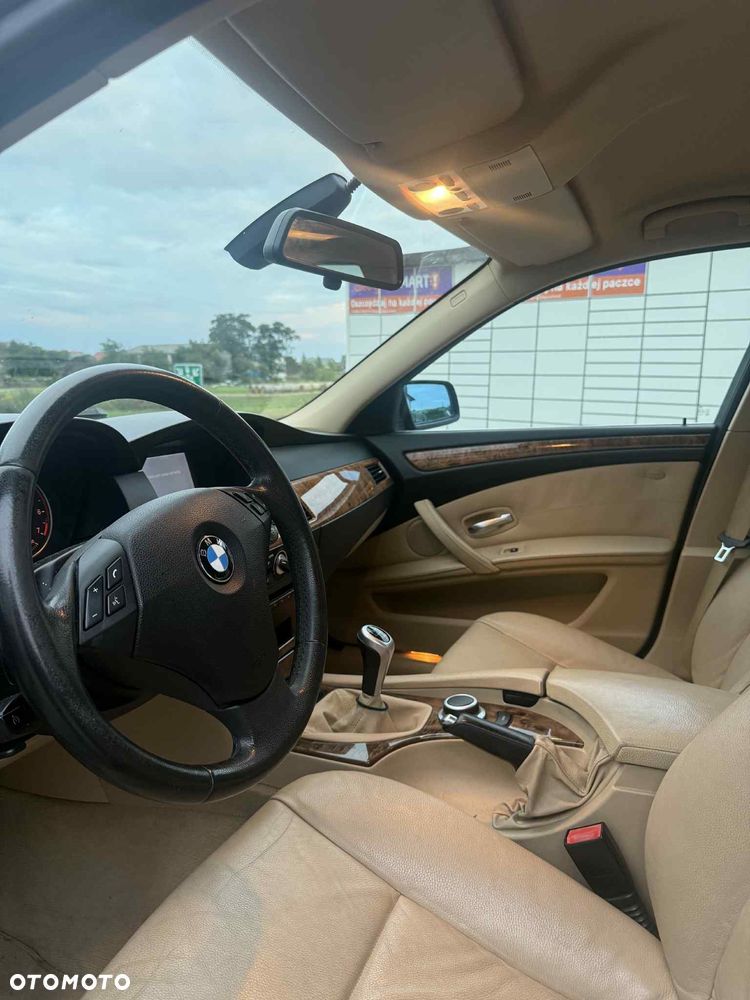 BMW Seria 5 525i - 6