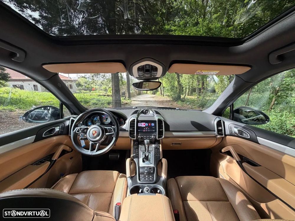 Porsche Cayenne S E-Hybrid Platinum Edition - 16