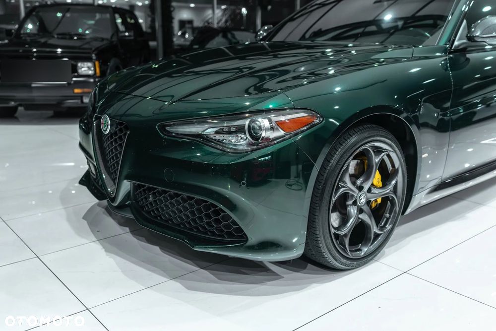 Alfa Romeo Giulia 2.0 Turbo 16V AT8-Q4 Veloce - 9