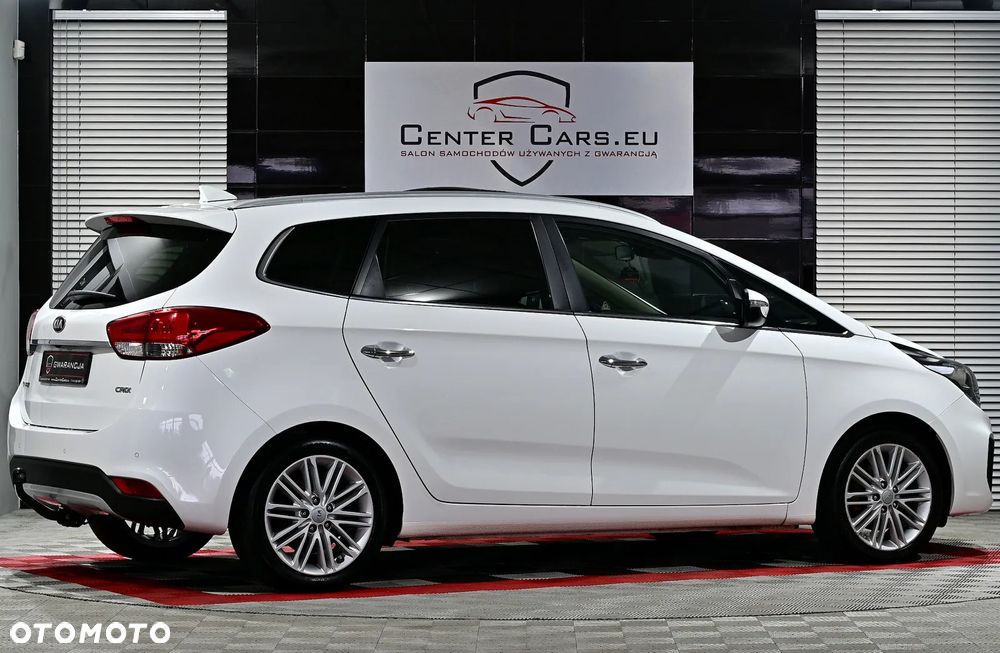 Kia Carens - 16