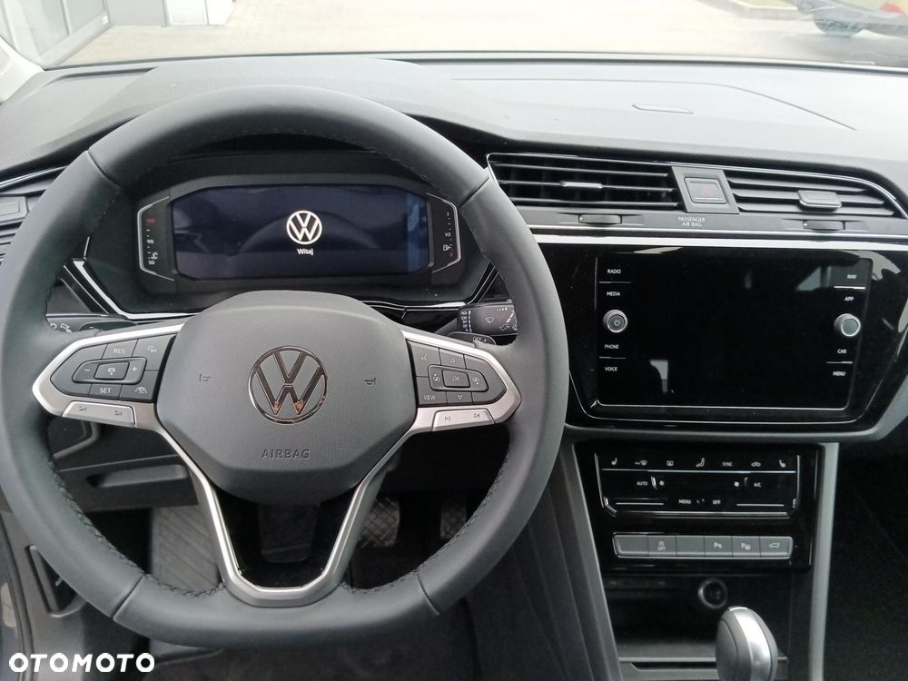 Volkswagen Touran - 22