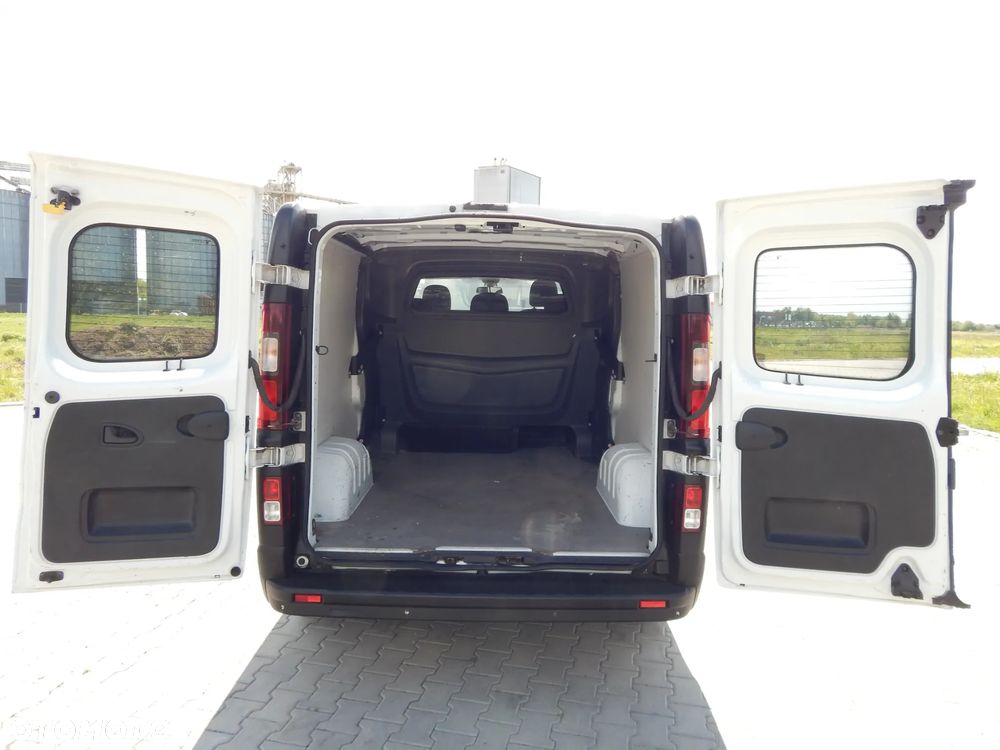 Opel Vivaro 1,6 CDTI Long  5-Osobowy Brygadówka - 26