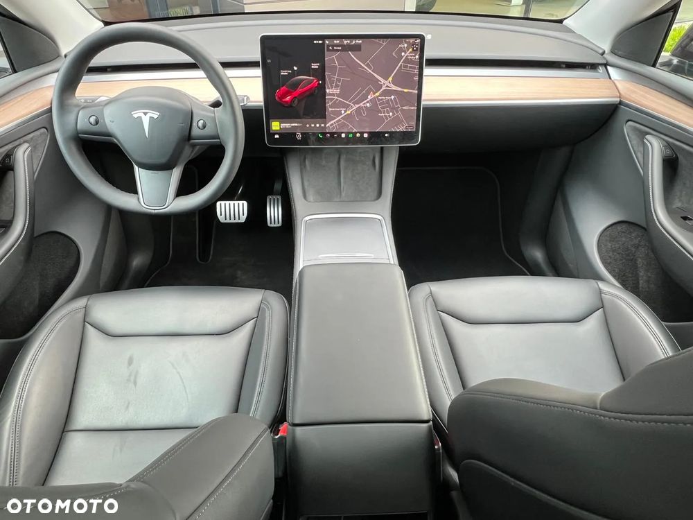 Tesla Y Performance AWD - 9