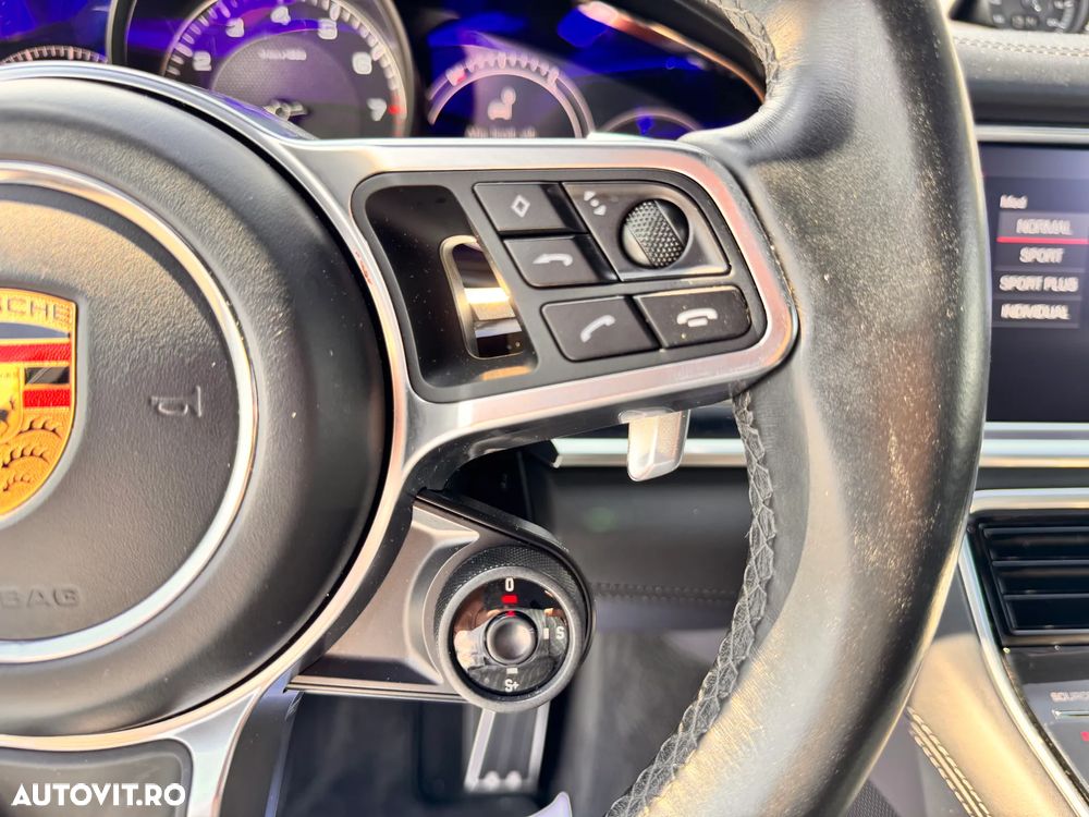 Porsche Panamera 4S Sport Turismo - 31