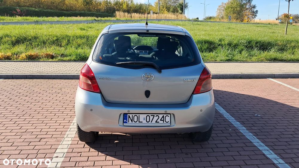 Toyota Yaris - 4