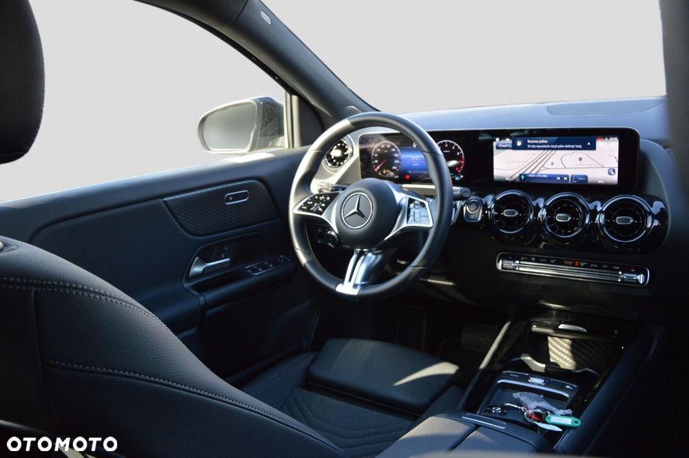 Mercedes-Benz GLA - 23