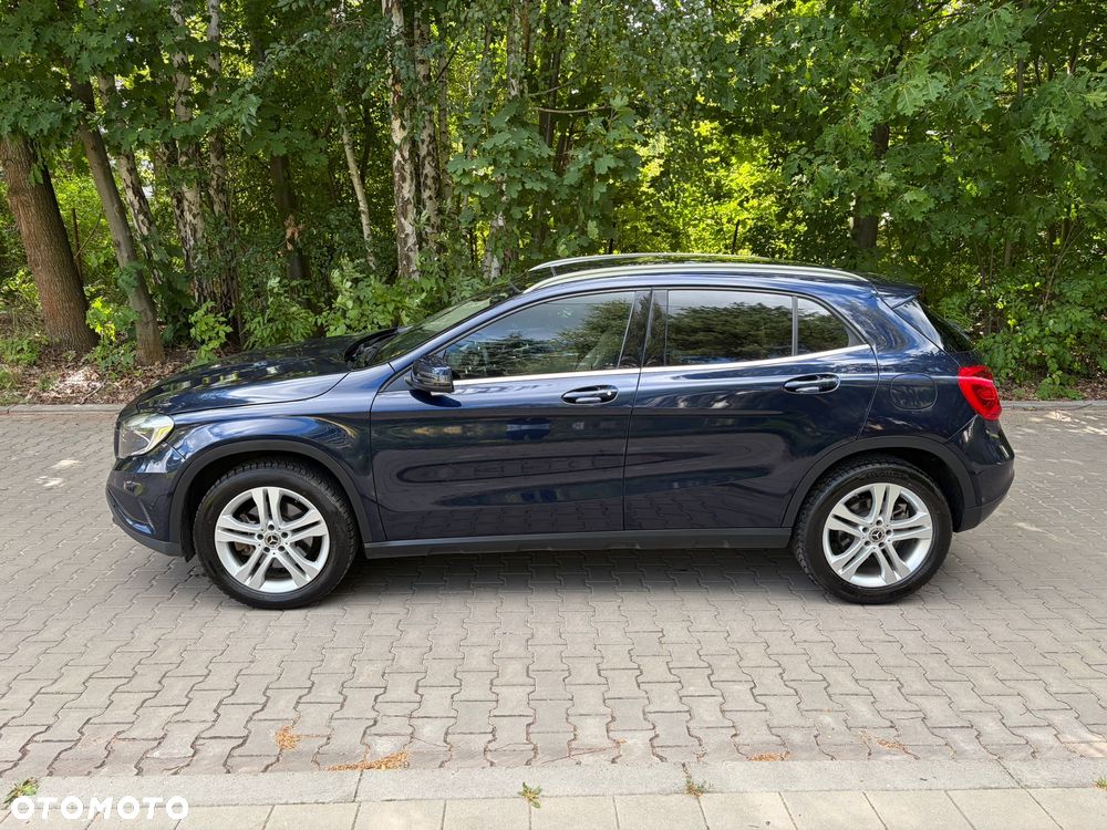 Mercedes-Benz GLA 250 7G-DCT Urban - 11